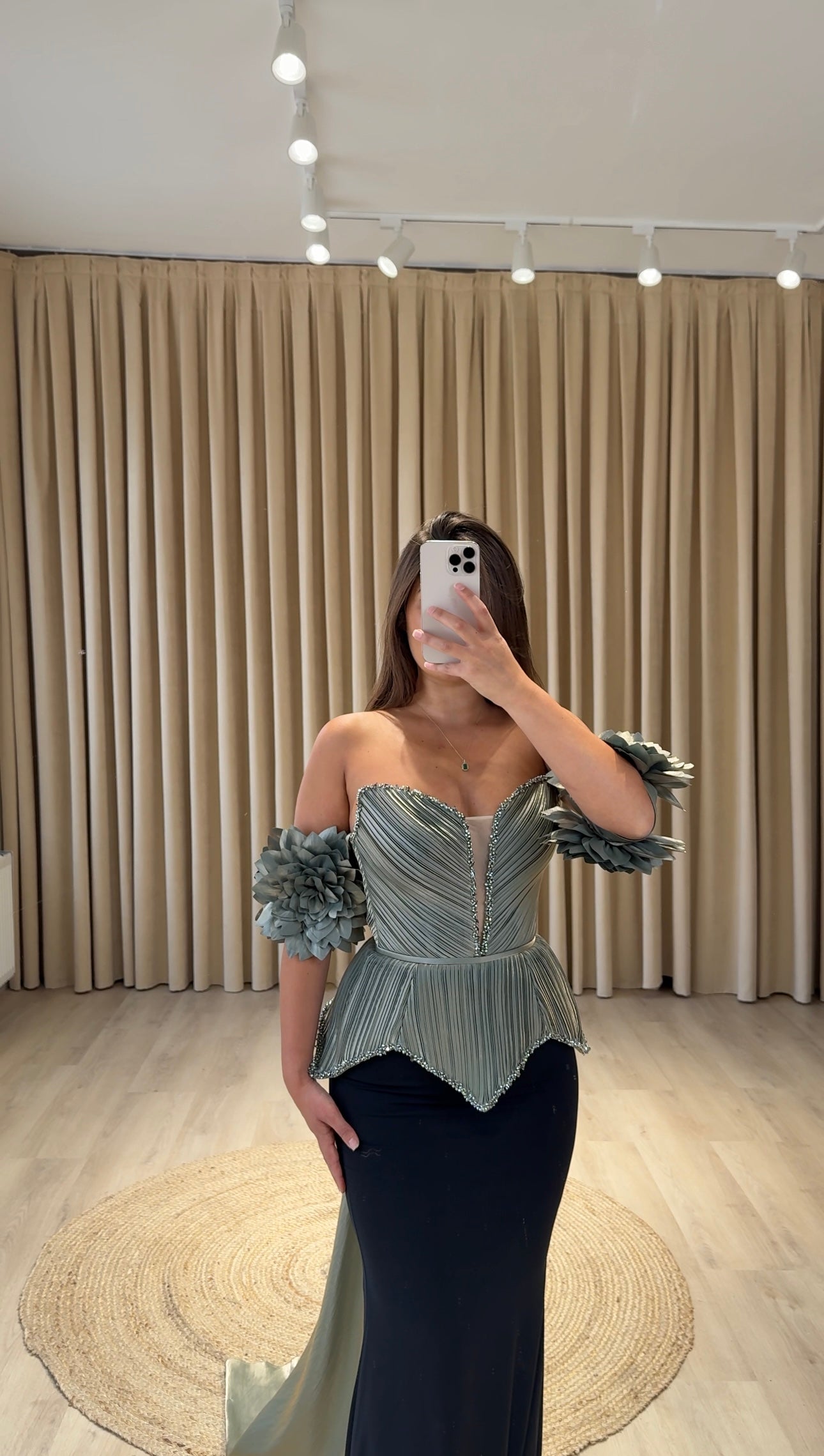 NAILA DRESS